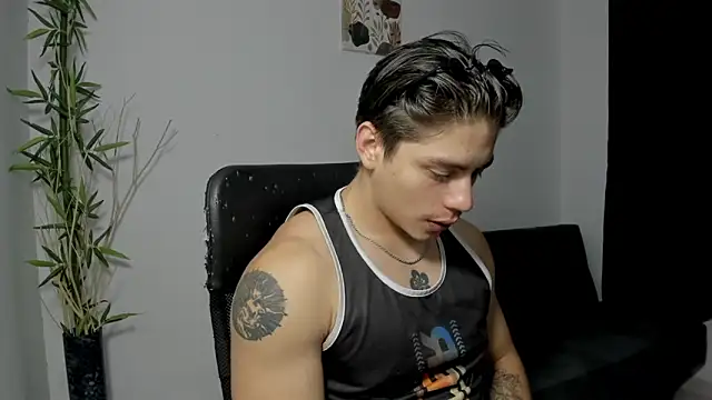 Snapshot of Giordano_Russo chatting on 19, 12, 2024 Giordano Russo online show from 19, 12, 2024