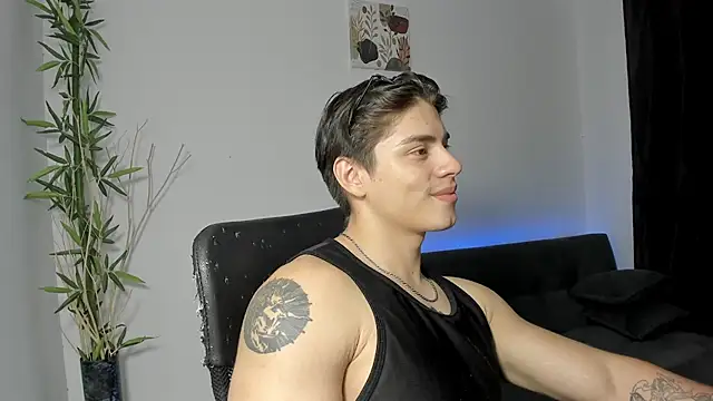 Snapshot of Giordano_Russo chatting on 24, 12, 2024 Giordano Russo online show from 24, 12, 2024