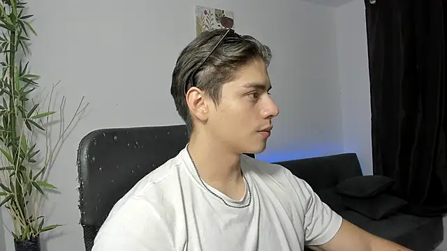 Snapshot of Giordano_Russo chatting on 24, 12, 2024 Giordano Russo online show from 24, 12, 2024