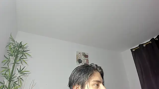 Snapshot of Giordano_Russo chatting on 4, 1, 2025 Giordano Russo online show from 4, 1, 2025