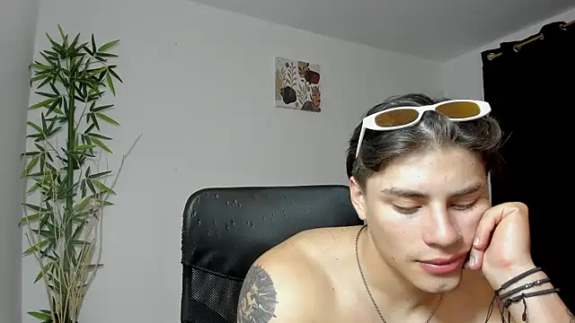 Snapshot of Giordano_Russo chatting on 5, 3, 2025 Giordano Russo online show from 5, 3, 2025