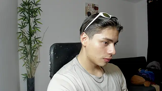 Snapshot of Giordano_Russo chatting on 6, 3, 2025 Giordano Russo online show from 6, 3, 2025