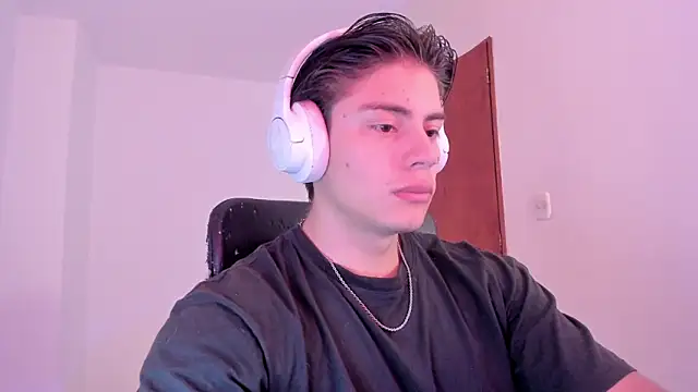 Snapshot of Giordano_Russo chatting on 9, 10, 2025 Giordano Russo online show from 9, 10, 2025