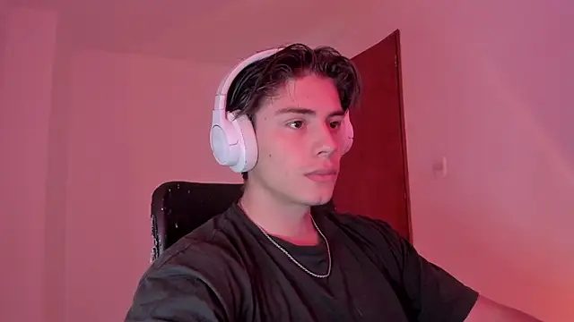 Snapshot of Giordano_Russo chatting on 10, 10, 2025 Giordano Russo online show from 10, 10, 2025