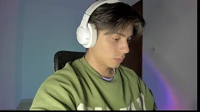 Snapshot of Giordano_Russo chatting on 17, 10, 2025 Giordano Russo online show from 17, 10, 2025