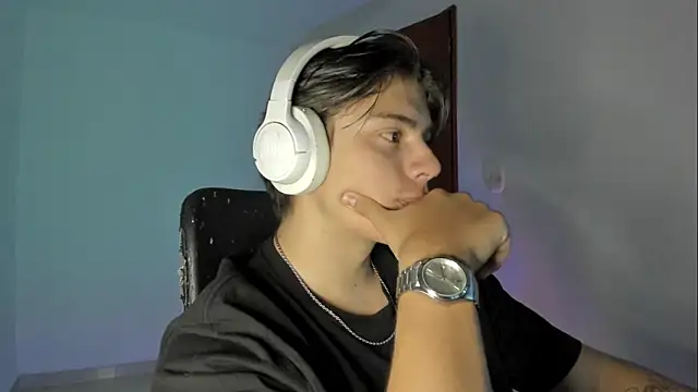 Snapshot of Giordano_Russo chatting on 21, 10, 2025 Giordano Russo online show from 21, 10, 2025