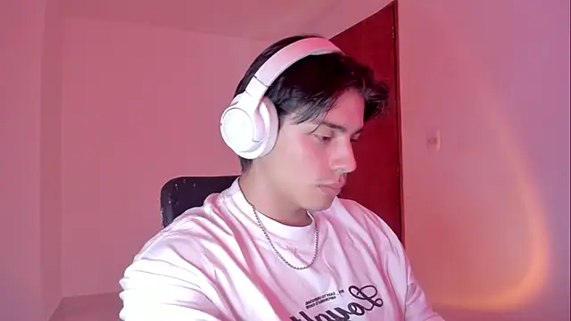 Snapshot of Giordano_Russo chatting on 4, 11, 2025 Giordano Russo online show from 4, 11, 2025