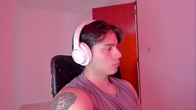 Snapshot of Giordano_Russo chatting on 6, 11, 2025 Giordano Russo online show from 6, 11, 2025