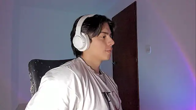 Snapshot of Giordano_Russo chatting on 21, 11, 2025 Giordano Russo online show from 21, 11, 2025