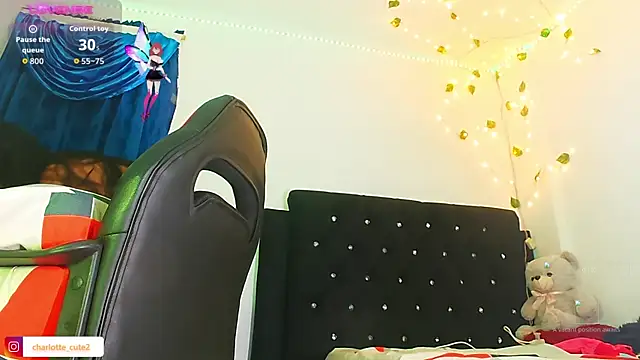 cute charlotte  online show from 18, 9, 2025