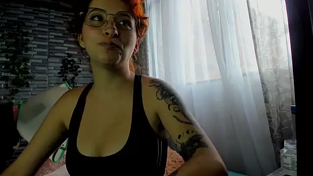 Ginger Sweetty online show from 21, 12, 2025