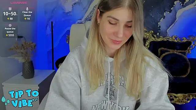 Snapshot of CassandraGood chatting on 11, 2, 2025 CassandraGood online show from 11, 2, 2025