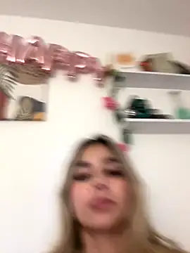 Snapshot of oriana_zoeee chatting on 11, 11, 2025 oriana zoeee online show from 11, 11, 2025