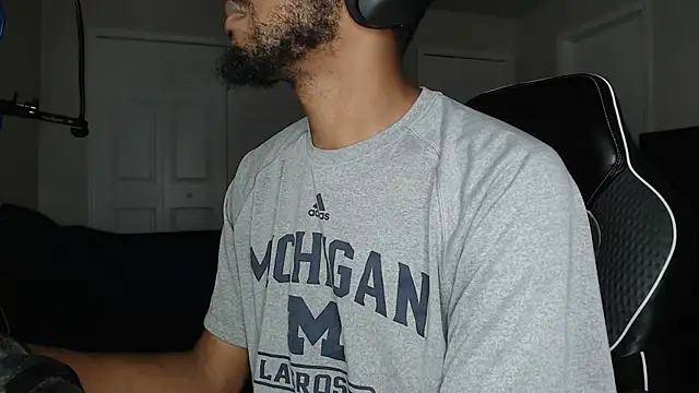 Snapshot of ChrisVacher chatting on 12, 9, 2025 ChrisVacher online show from 12, 9, 2025