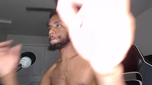 Snapshot of ChrisVacher chatting on 7, 10, 2025 ChrisVacher online show from 7, 10, 2025