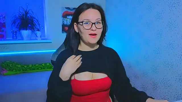 EsterLogan online show from 13, 11, 2025