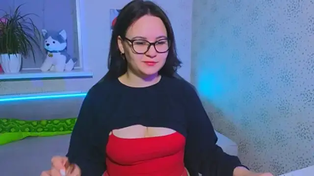 EsterLogan online show from 1, 12, 2025