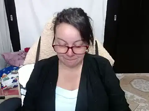 Sonialorens  online show from 13, 12, 2024