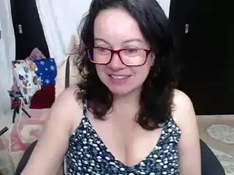 Sonialorens  online show from 24, 12, 2024