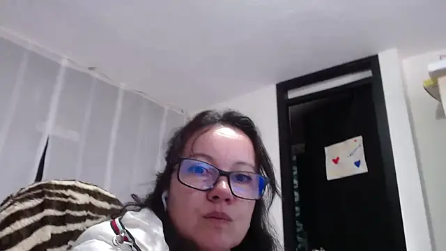 Sonialorens  online show from 1, 2, 2025