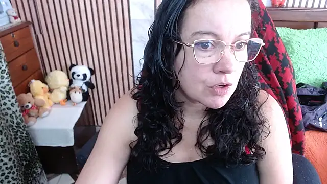 Sonialorens  online show from 8, 10, 2025