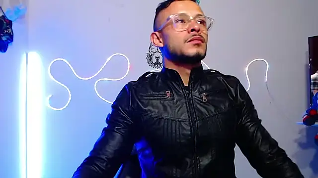 Snapshot of sebastian_horny chatting on 11, 10, 2025 sebastian horny online show from 11, 10, 2025