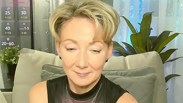 Snapshot of AkexandraFix chatting on 17, 10, 2025 AkexandraFix online show from 17, 10, 2025