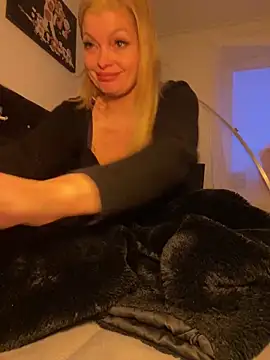 Snapshot of Lisavontease chatting on 29, 3, 2026 Lisavontease online show from 29, 3, 2026