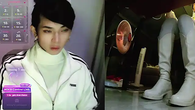 Snapshot of CrytinaSissyCrossdress chatting on 19, 12, 2024 CrytinaSissyCrossdress online show from 19, 12, 2024