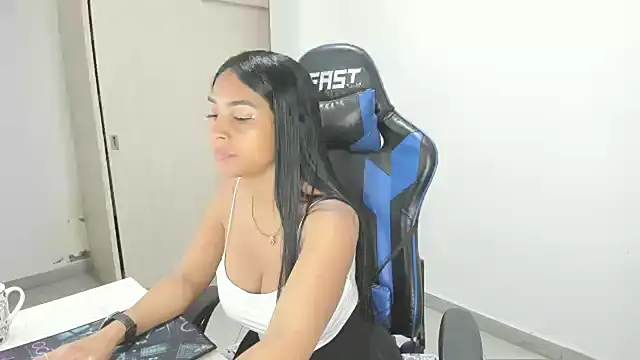 sophiax-x online show from 20, 2, 2025