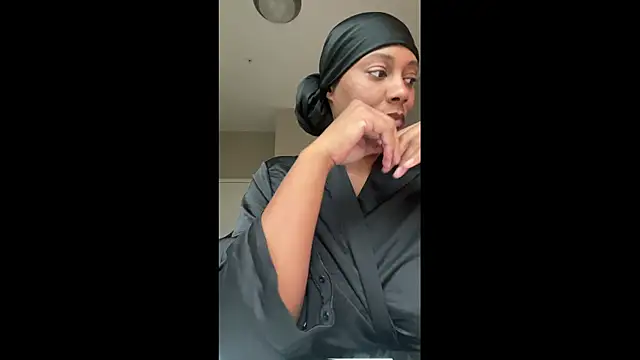 HoneyDripHer online show from 18, 11, 2025