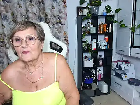 Snapshot of Selenna57 chatting on 8, 12, 2024 Selenna57 online show from 8, 12, 2024