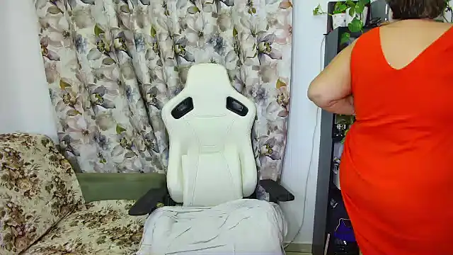 Snapshot of Selenna57 chatting on 8, 1, 2025 Selenna57 online show from 8, 1, 2025