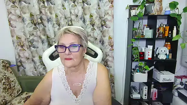 Snapshot of Selenna57 chatting on 1, 2, 2025 Selenna57 online show from 1, 2, 2025