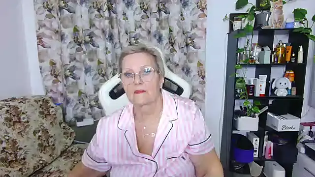 Snapshot of Selenna57 chatting on 14, 2, 2025 Selenna57 online show from 14, 2, 2025