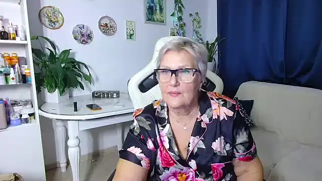 Snapshot of Selenna57 chatting on 2, 12, 2025 Selenna57 online show from 2, 12, 2025