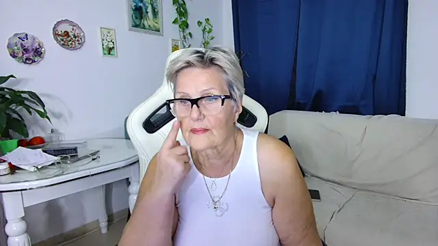 Selenna57 online show from 7, 1, 2026