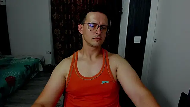 sexxymuscles4u online show from 10, 9, 2025