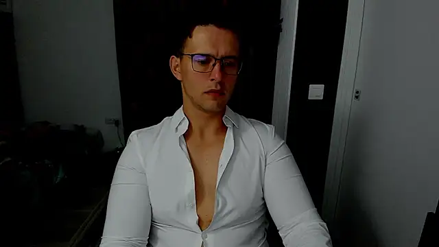 sexxymuscles4u online show from 3, 10, 2025