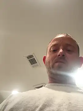 Snapshot of smokeymt420 chatting on 11, 10, 2025 smokeymt420 online show from 11, 10, 2025