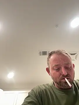 Snapshot of smokeymt420 chatting on 23, 10, 2025 smokeymt420 online show from 23, 10, 2025