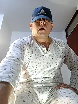 Snapshot of chicoguapo8 chatting on 20, 9, 2025 chicoguapo8 online show from 20, 9, 2025