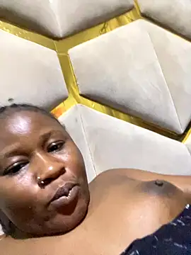 Snapshot of catty3232 chatting on 27, 11, 2025 catty3232 online show from 27, 11, 2025