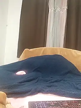 cute boytoy0221 online show from 13, 3, 2025