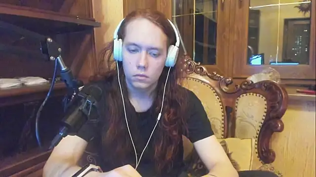 Snapshot of DavisKinky chatting on 8, 3, 2025 DavisKinky online show from 8, 3, 2025