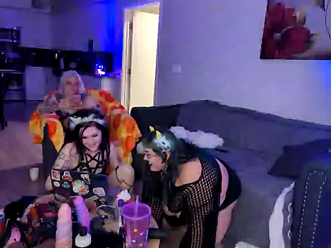 Cutegothcrybabyx online show from 15, 1, 2025