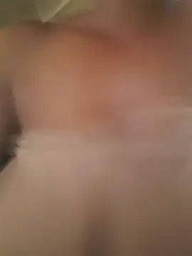 Snapshot of winterqueenx chatting on 15, 12, 2025 winterqueenx online show from 15, 12, 2025