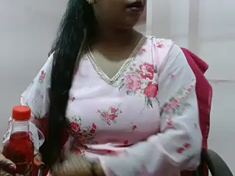 LovingPihu online show from 28, 2, 2025