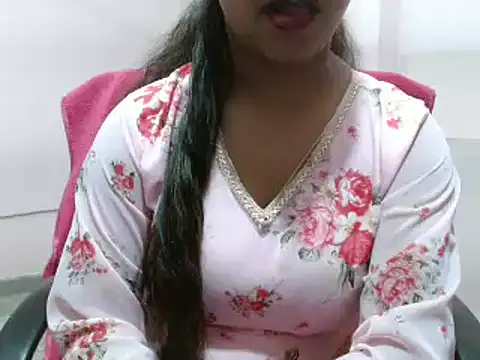 LovingPihu online show from 28, 2, 2025