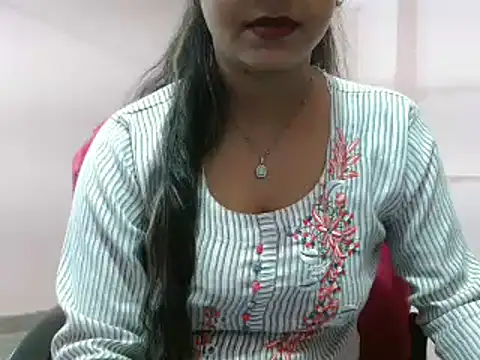 LovingPihu online show from 3, 3, 2025